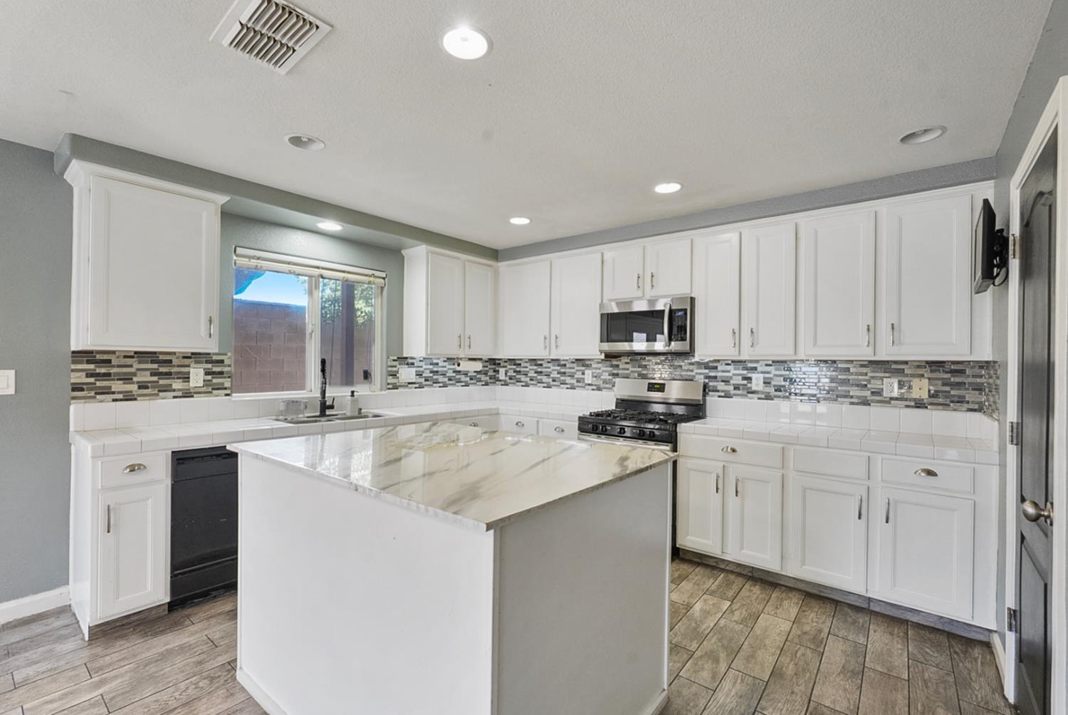 1026 Papaya Street, Madera, CA, 93638