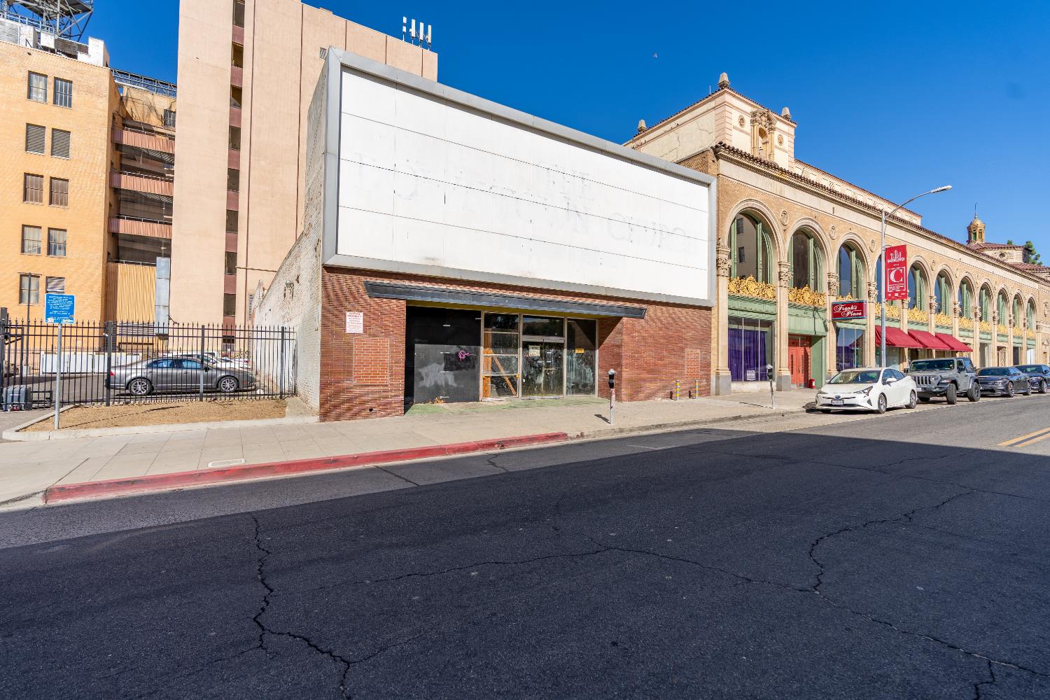 Commercial in Fresno - photo 2