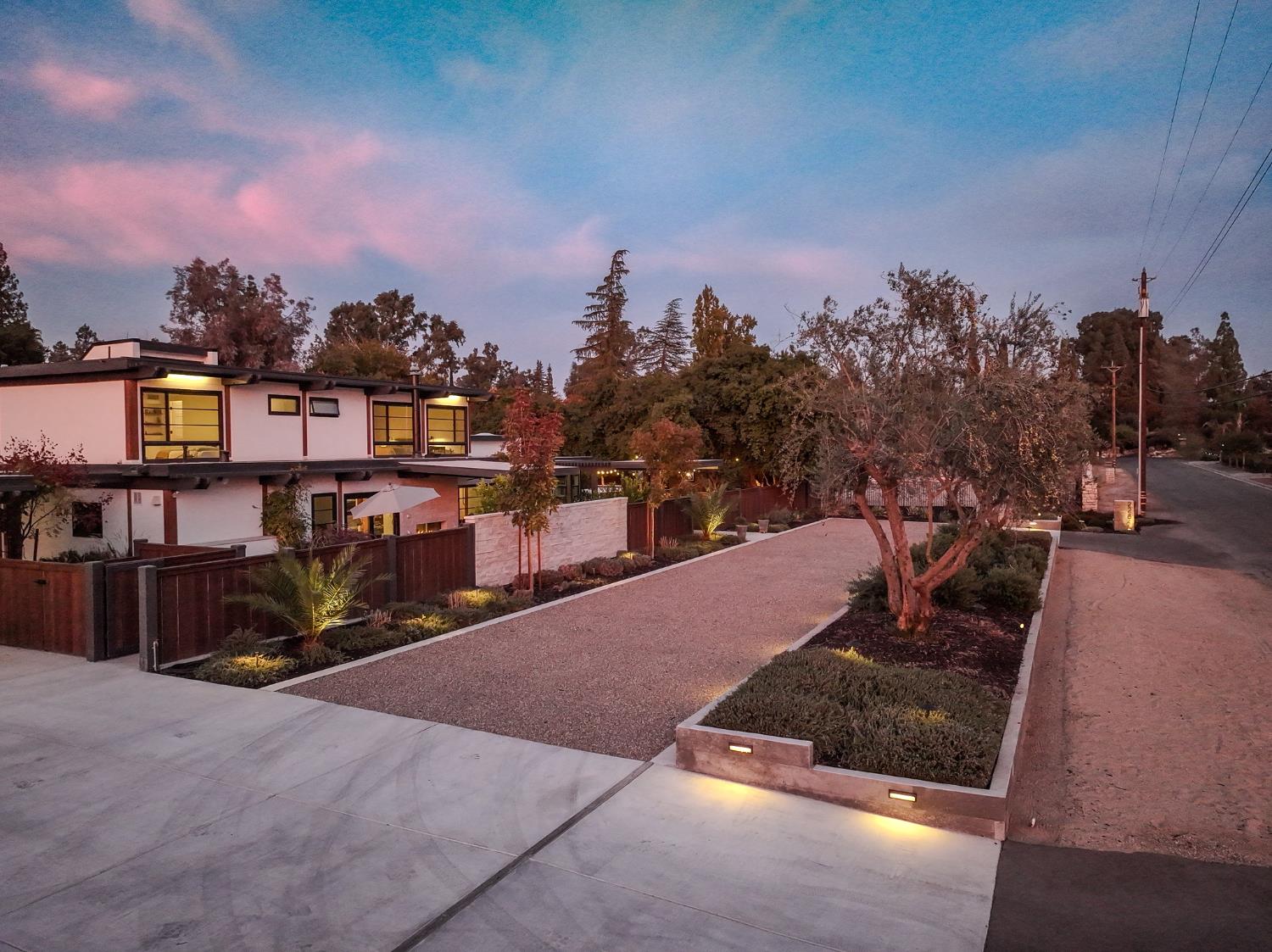 2284 W Palo Alto Avenue, Fresno, CA, 93711