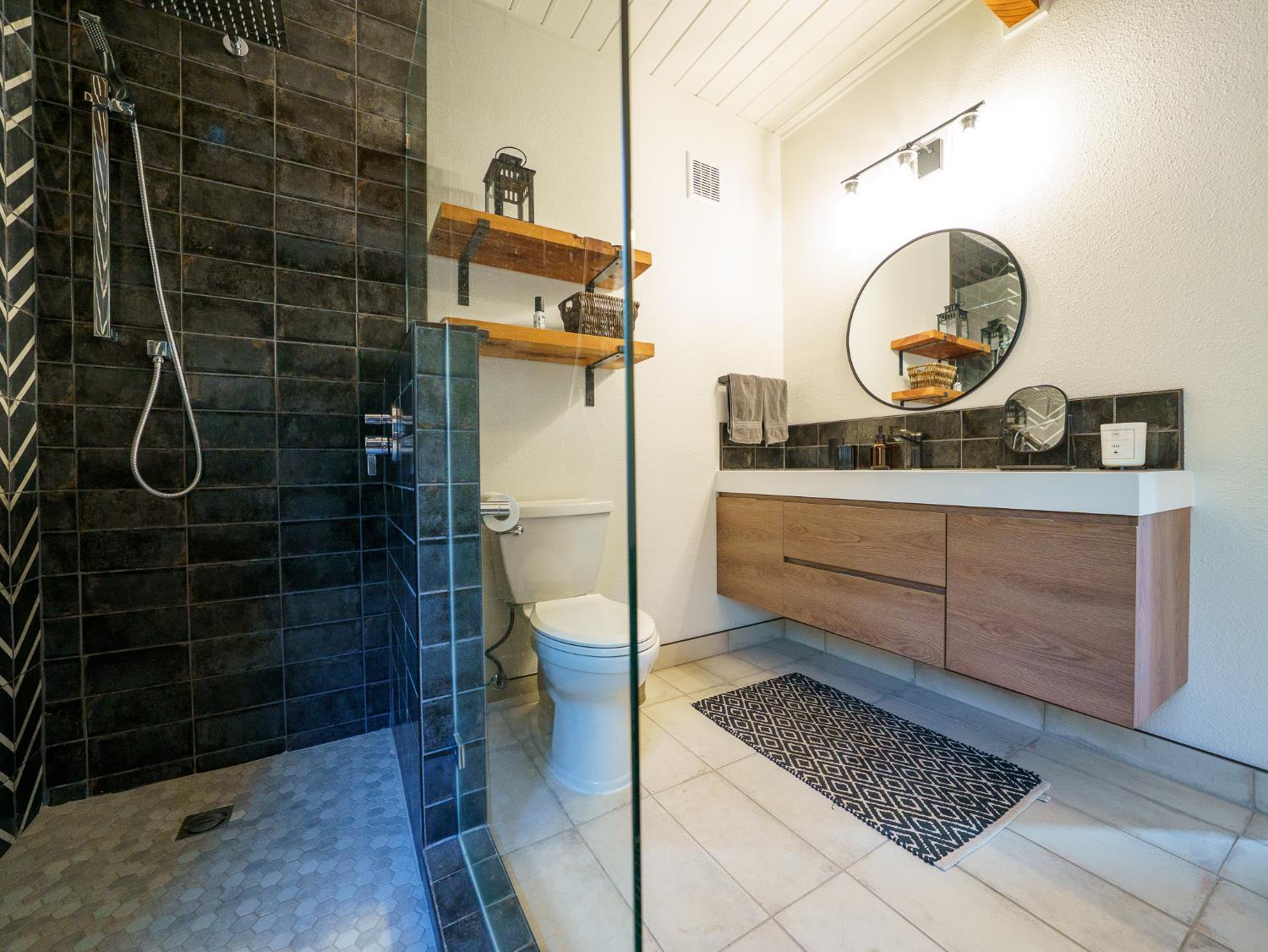 2284 W Palo Alto Avenue, Fresno, CA, 93711