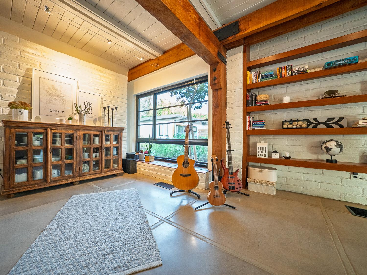 2284 W Palo Alto Avenue, Fresno, CA, 93711