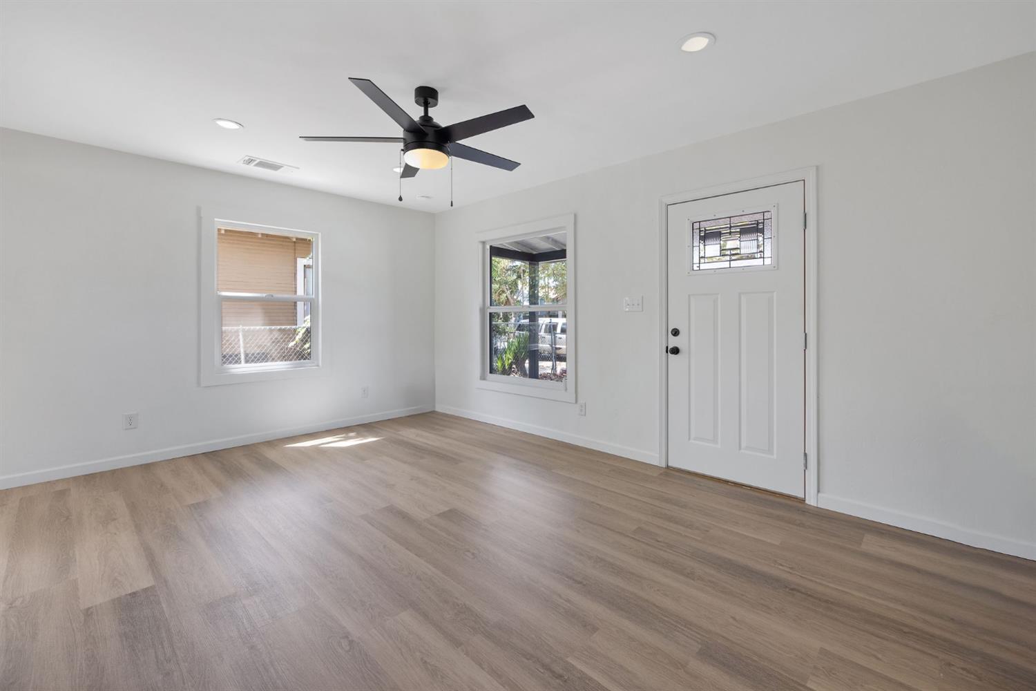 Single Family in Fresno - photo 3
