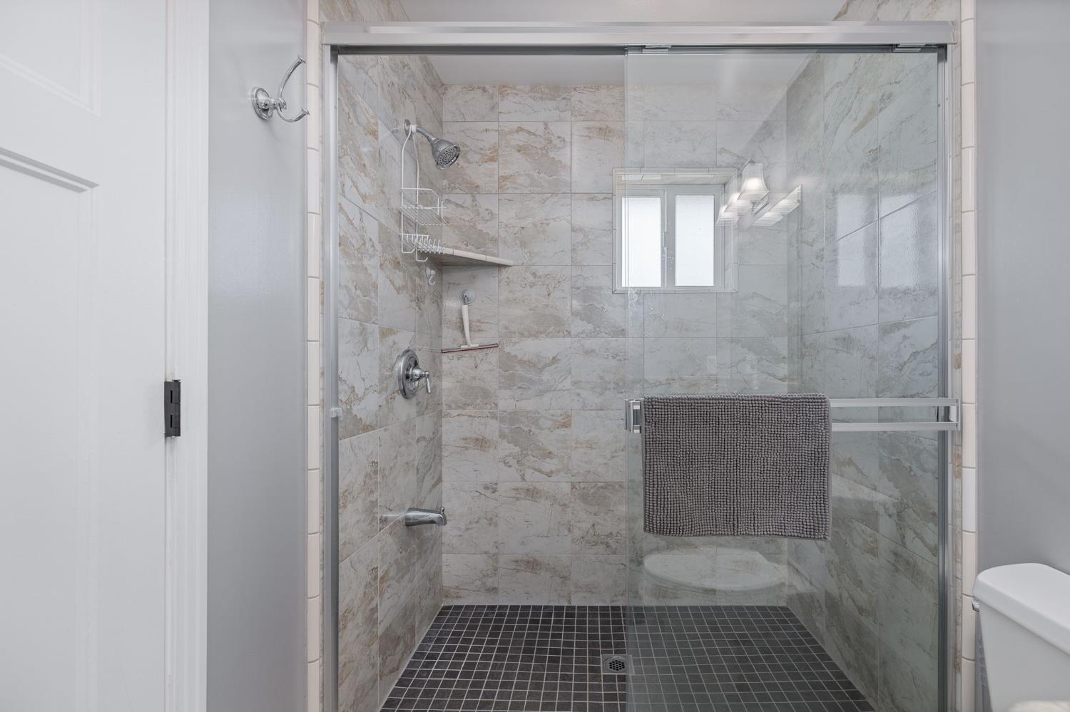 39317 Point, Bass Lake, CA, 93604