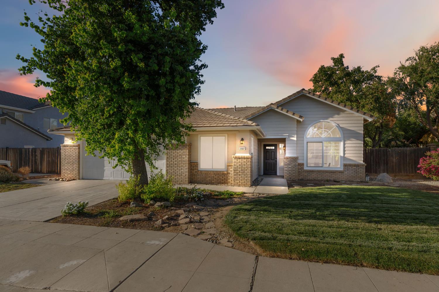 2337 Wrenwood Avenue, Clovis, CA, 93611