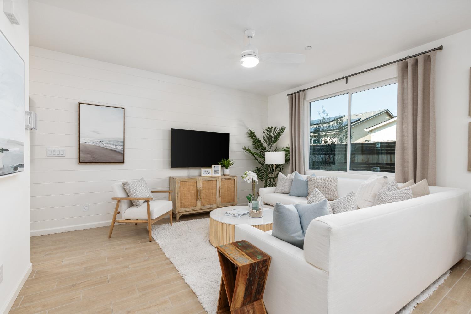 6568 E Clingstone Drive, Fresno, CA, 93727