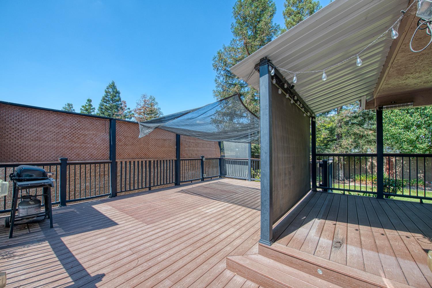 1323 Oak Avenue
