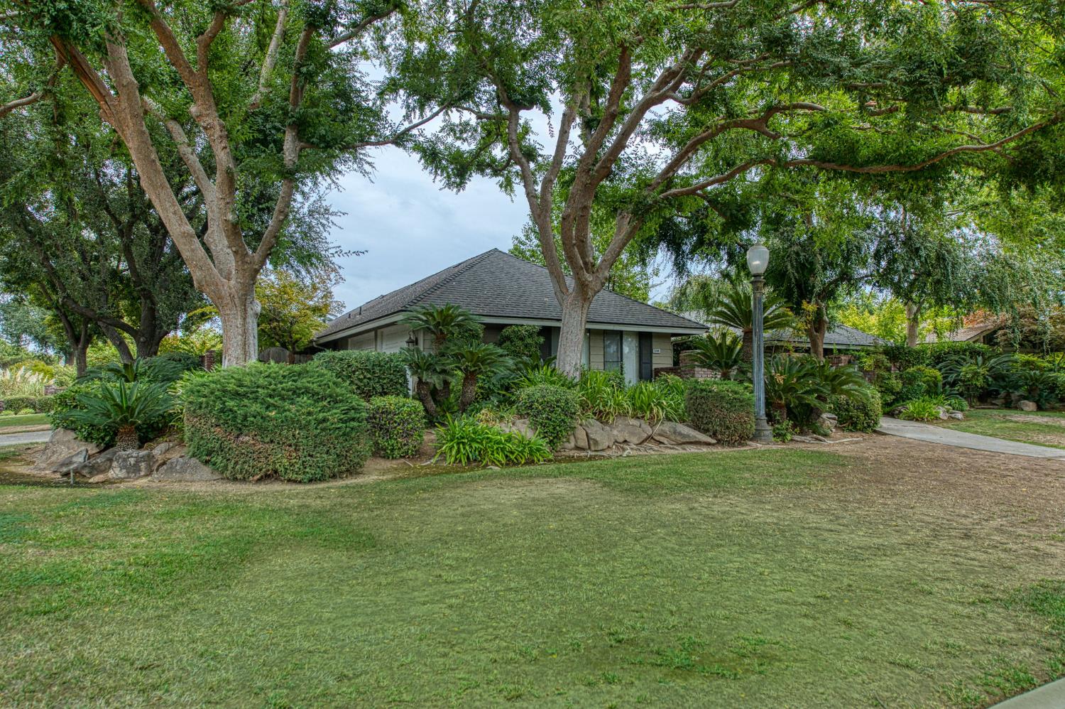 Single Family in Fresno - photo 2