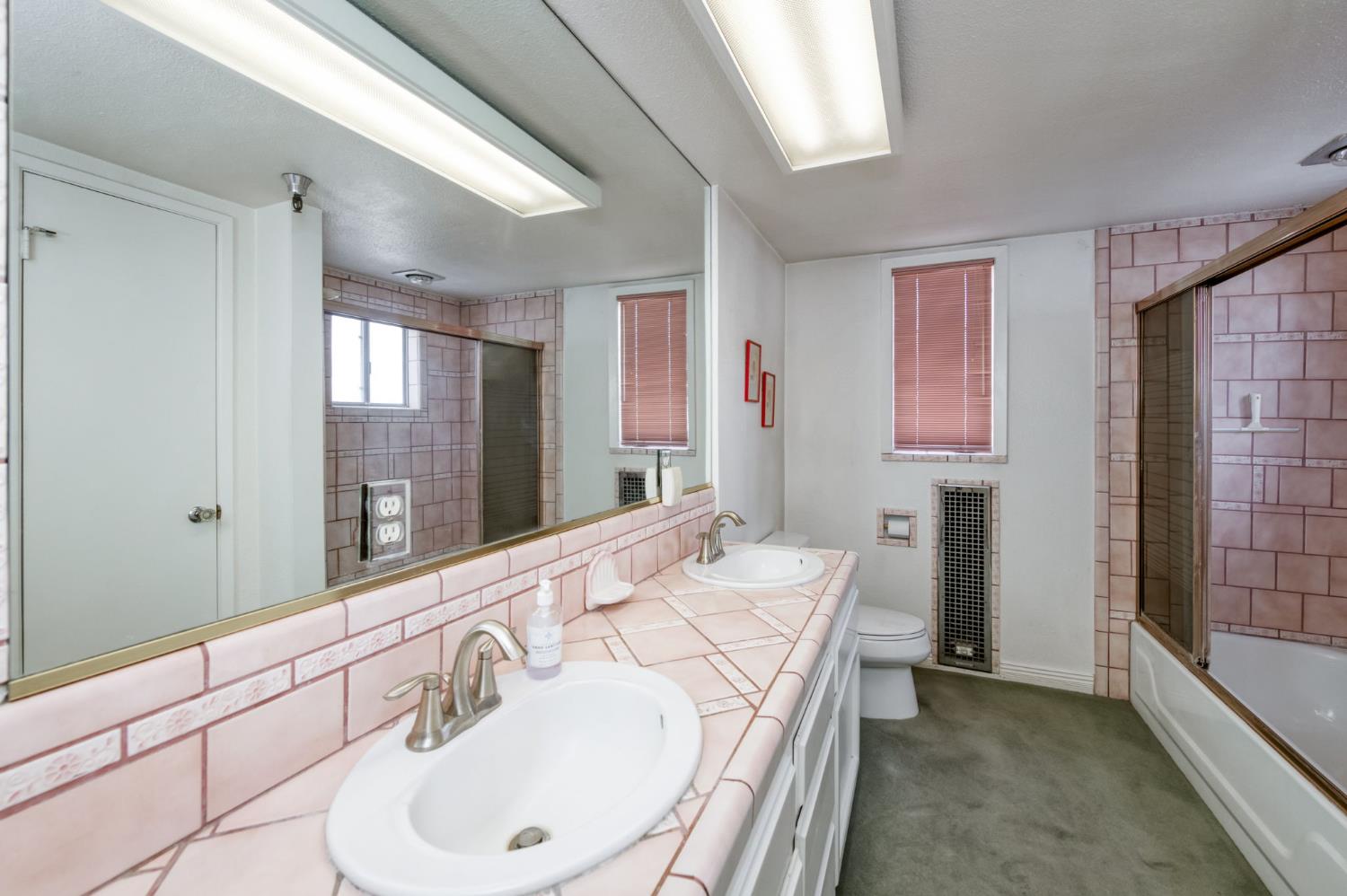 916 E Divisadero Street, Fresno, CA, 93721