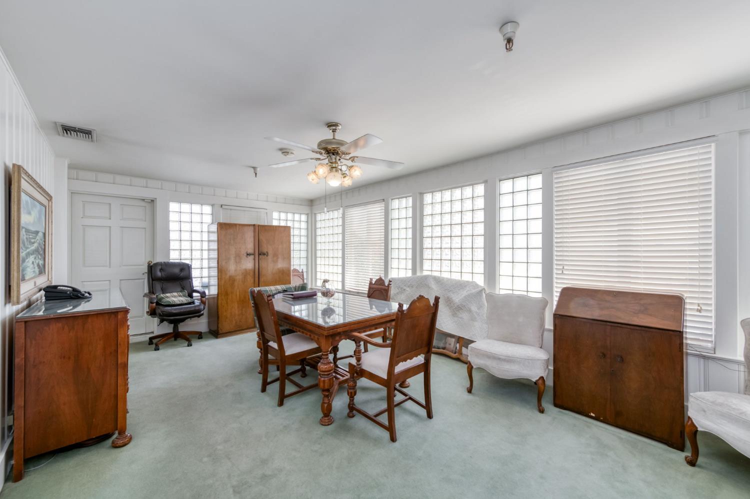 916 E Divisadero Street, Fresno, CA, 93721