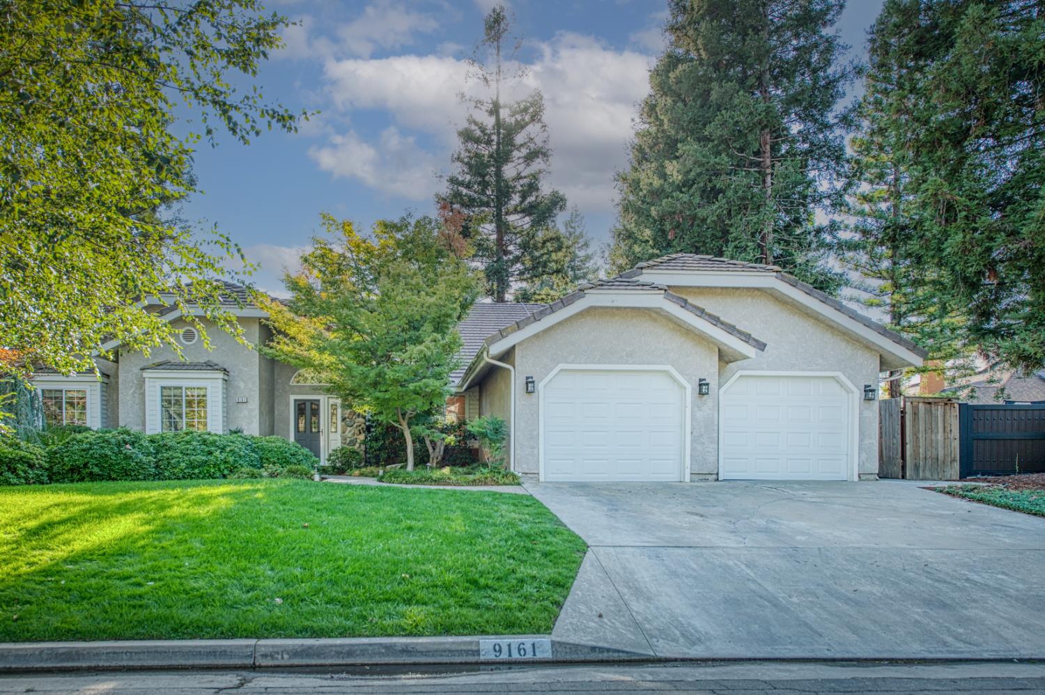 9161 N Woodlawn Drive