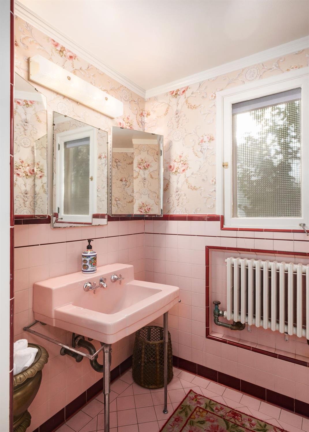 4175 N Van Ness Boulevard, Fresno, CA, 93704