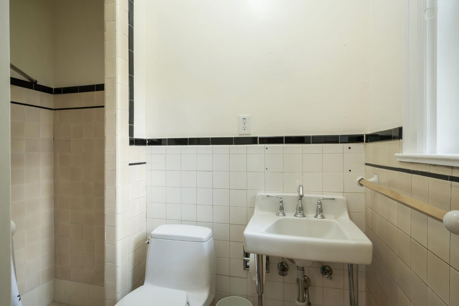 4175 N Van Ness Boulevard, Fresno, CA, 93704