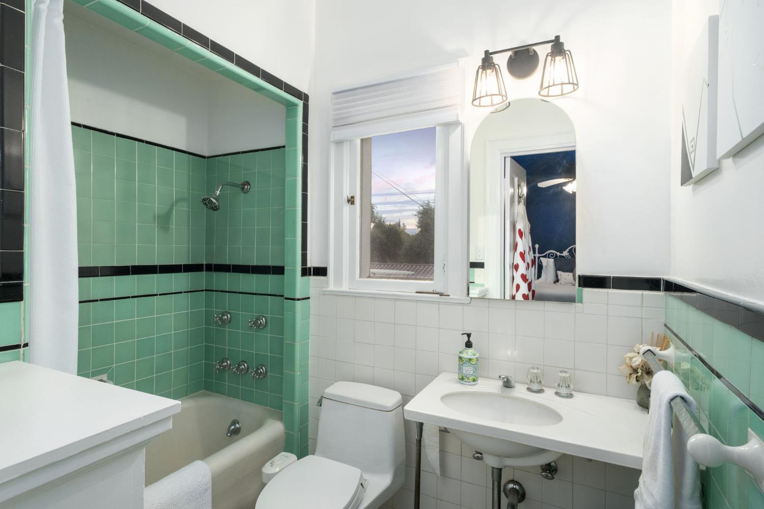 4175 N Van Ness Boulevard, Fresno, CA, 93704