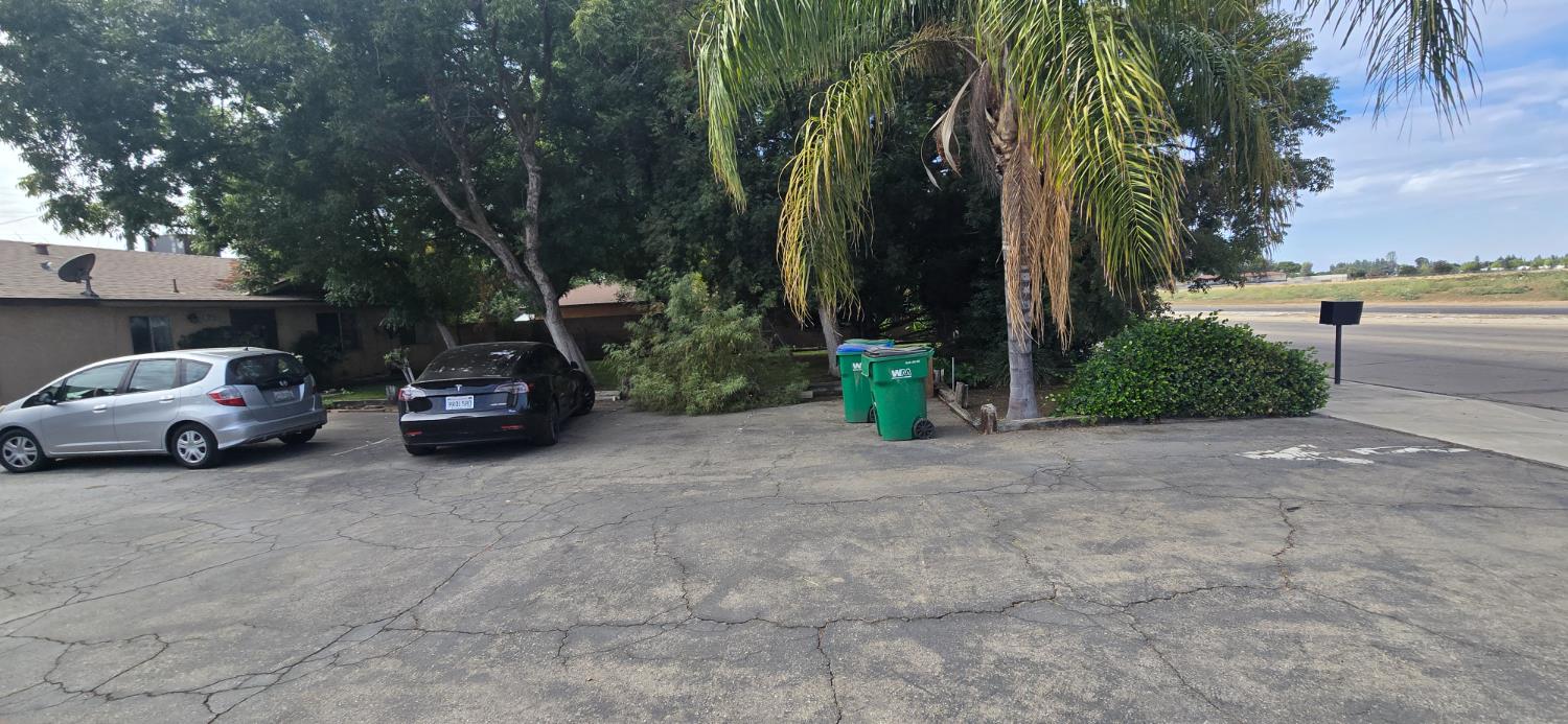 Single Family in Fresno - photo 3