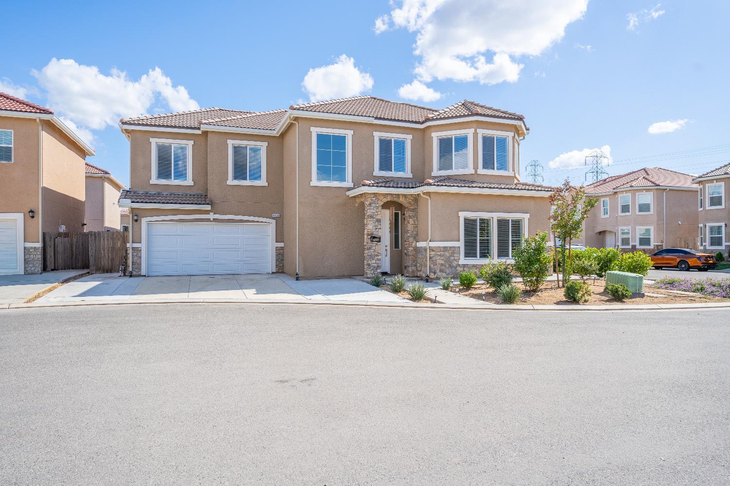 Single Family in Fresno - photo 2