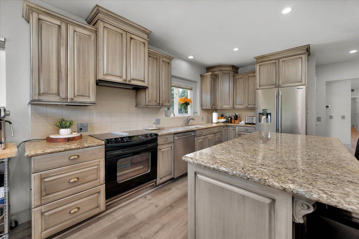 4481 N Palm Avenue, Fresno, CA, 93704