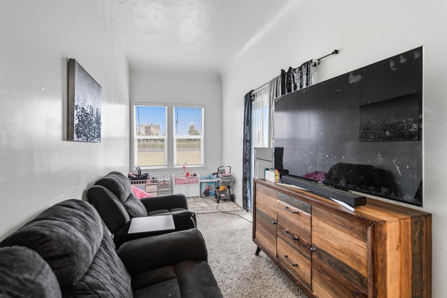 5938 S Cherry Avenue, Fresno, CA, 93706