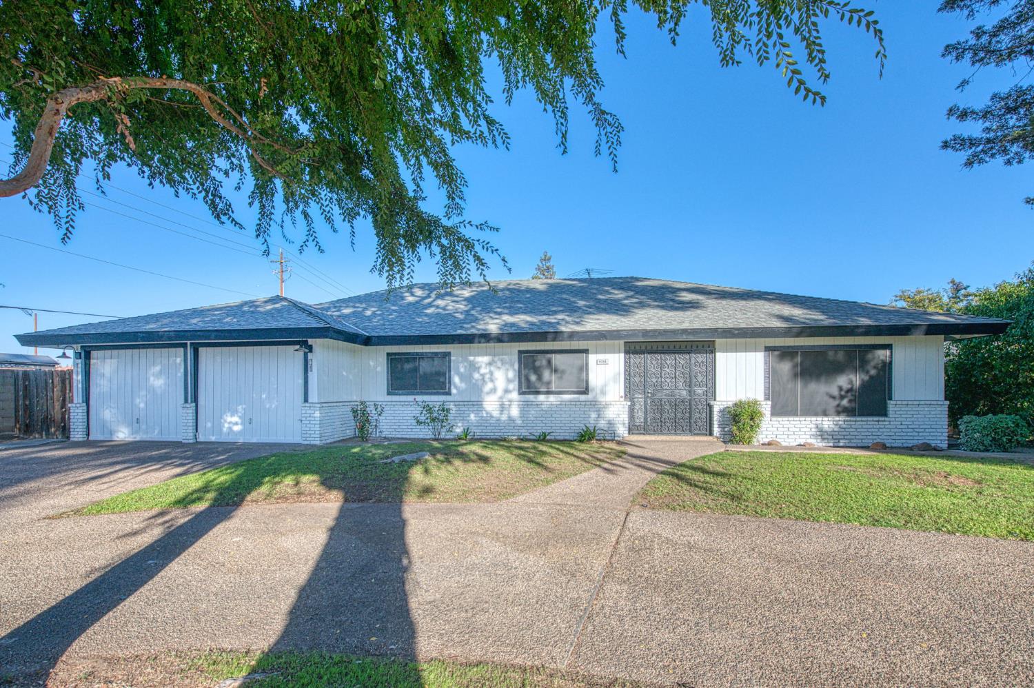 Single Family in Fresno - photo 2