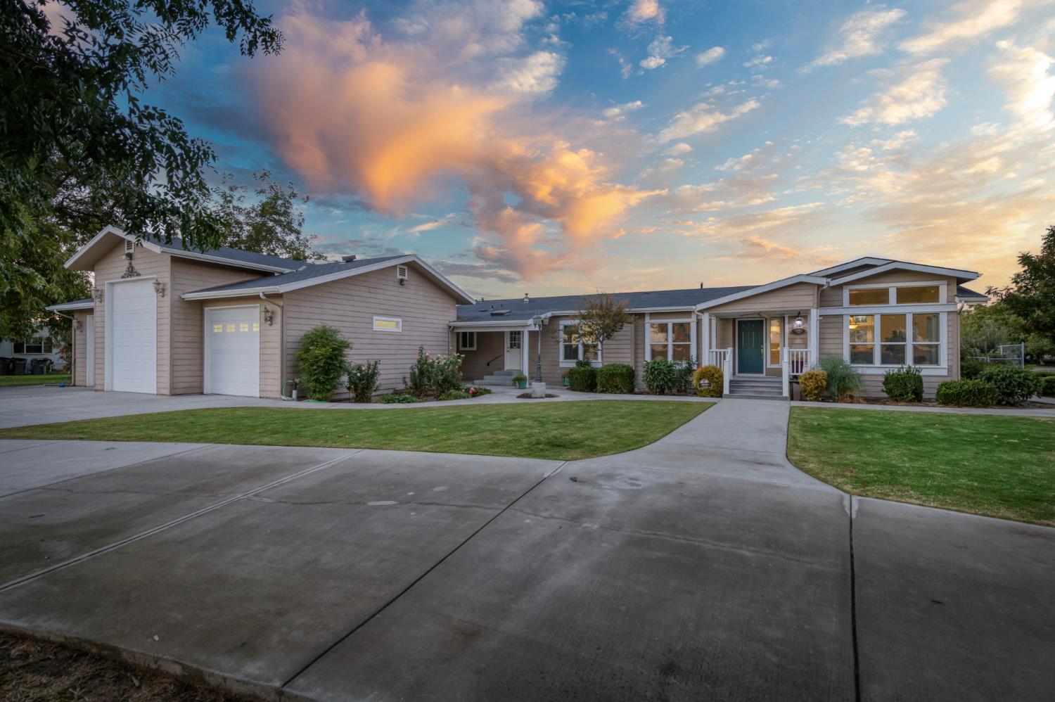 17617 W Belmont Avenue, Kerman, CA, 93630