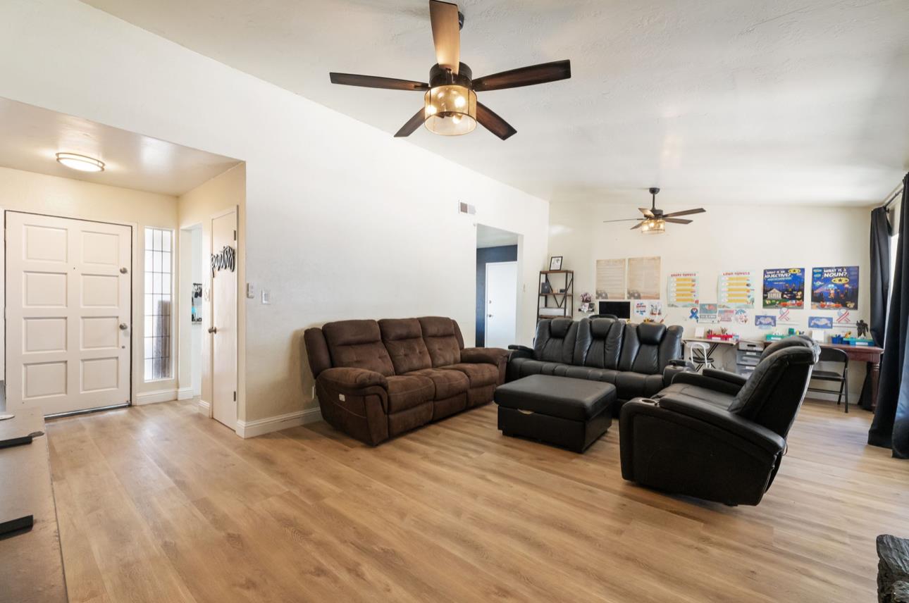 8289 E Mckinley Avenue, Fresno, CA, 93737