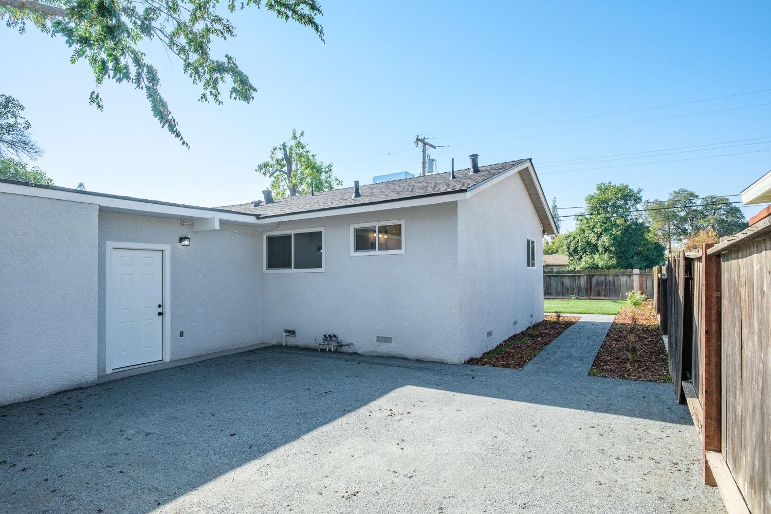 4261 N Holt Avenue, Fresno, CA, 93705