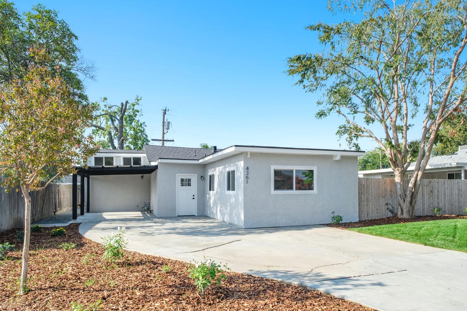 4261 N Holt Avenue, Fresno, CA, 93705