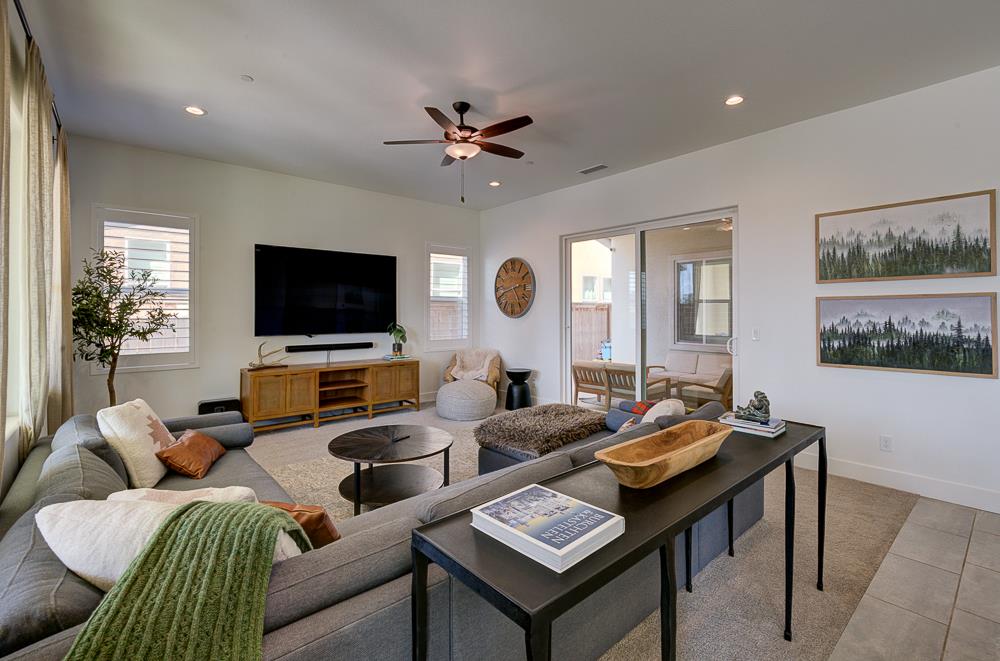 1048 Beaver Pond Loop, Madera, CA, 93636