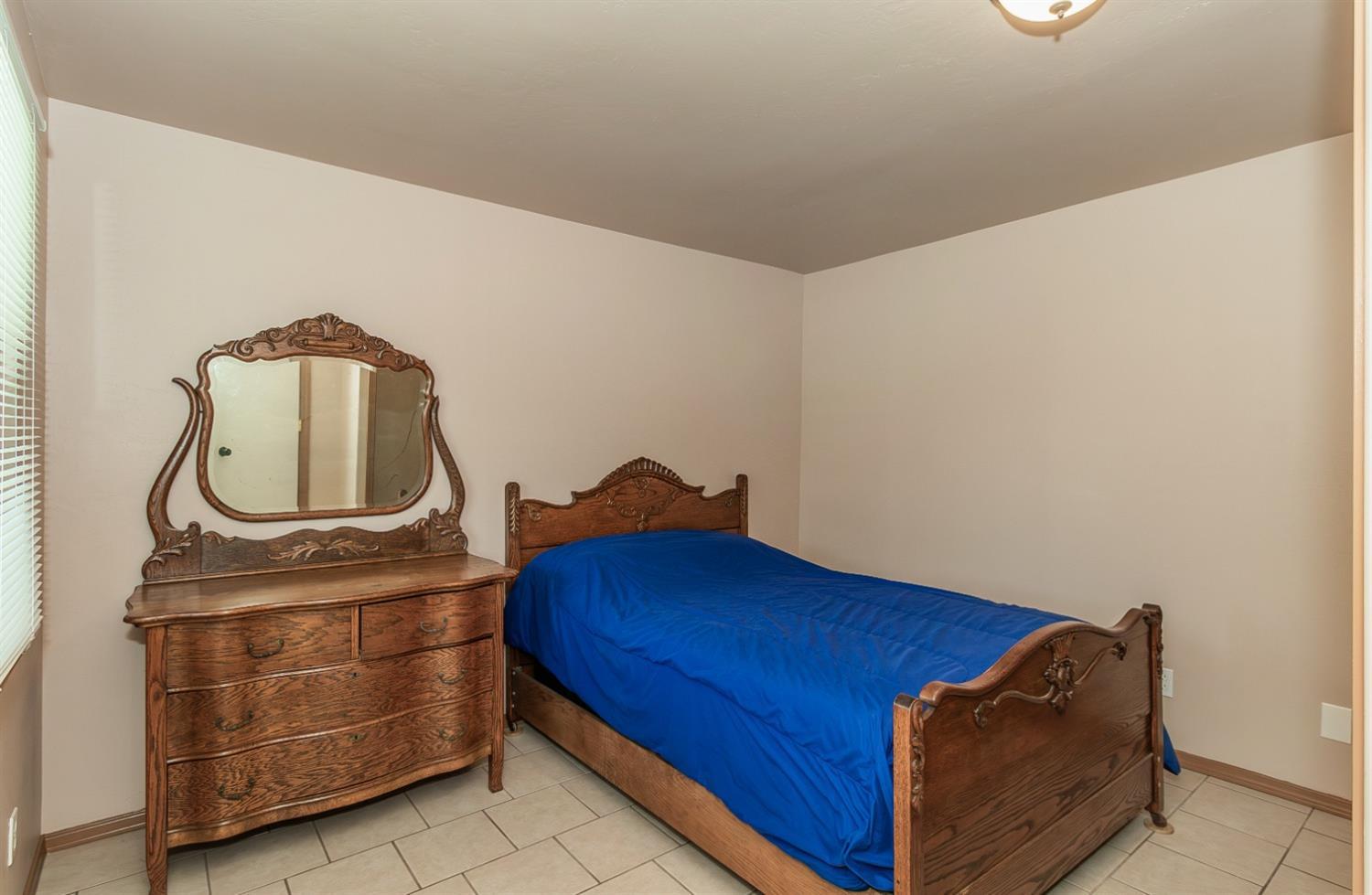 1498 Escalon Avenue, Clovis, CA, 93611