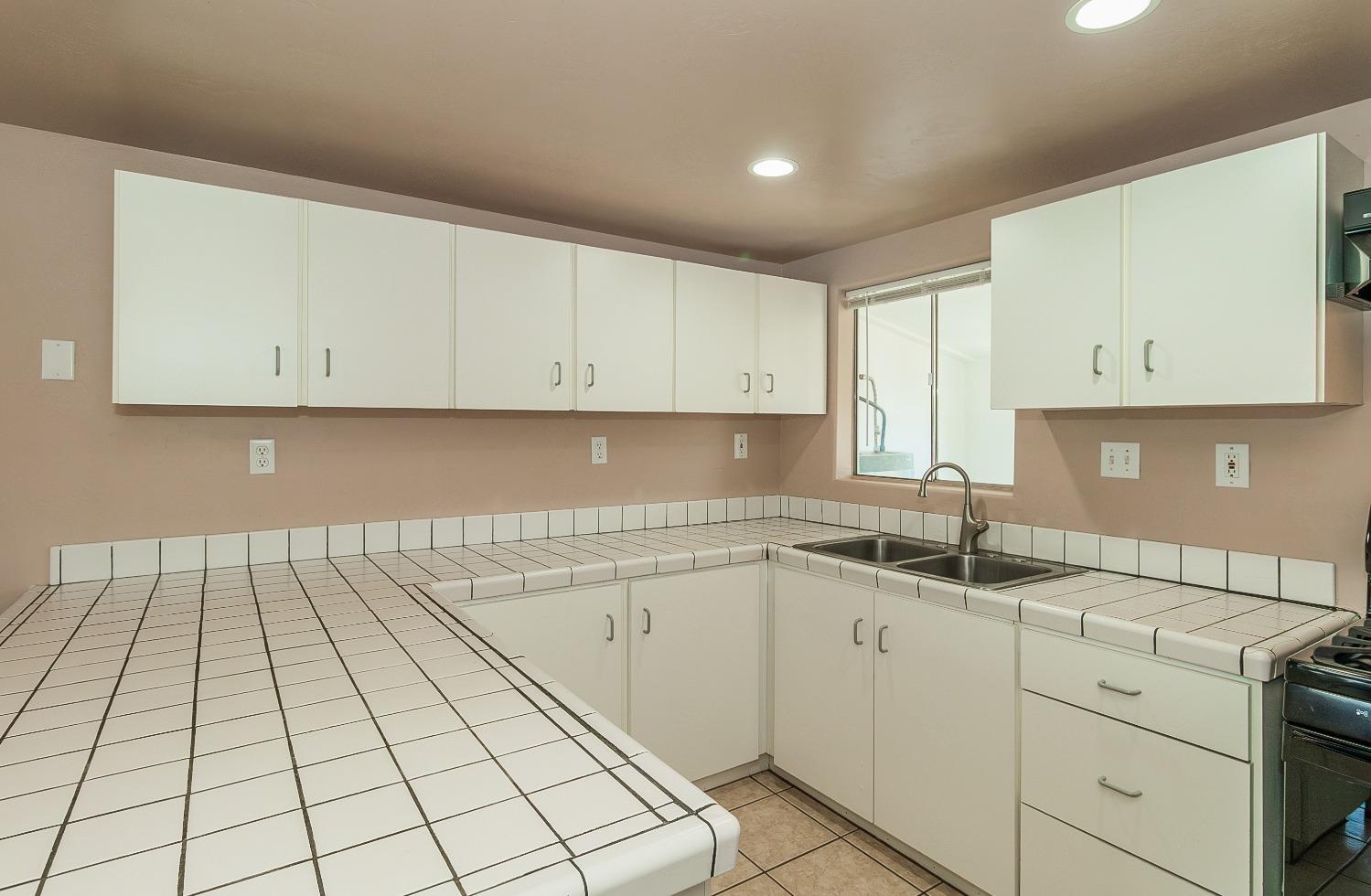 1498 Escalon Avenue, Clovis, CA, 93611