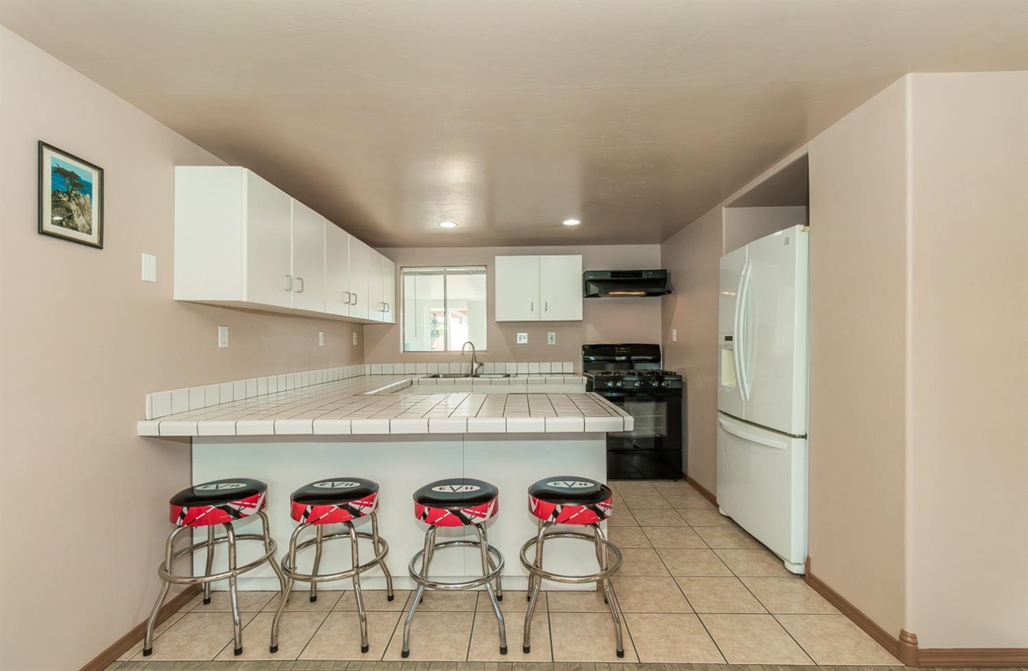 1498 Escalon Avenue, Clovis, CA, 93611