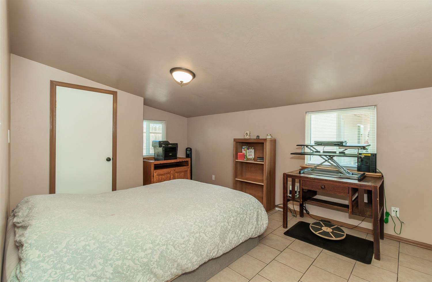 1498 Escalon Avenue, Clovis, CA, 93611