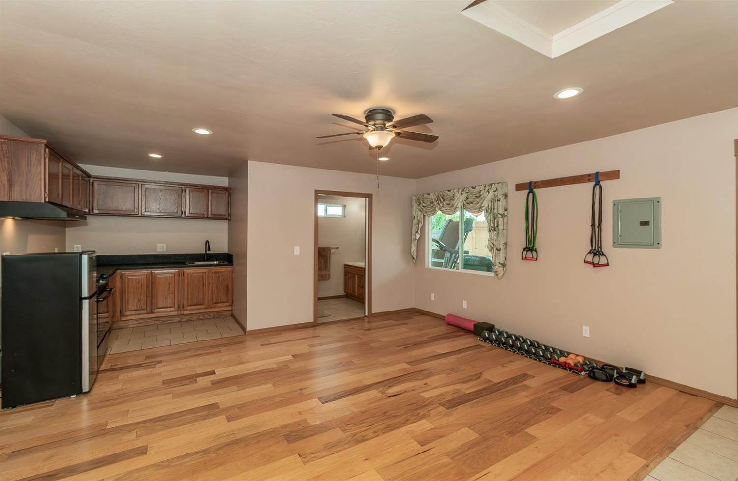 1498 Escalon Avenue, Clovis, CA, 93611