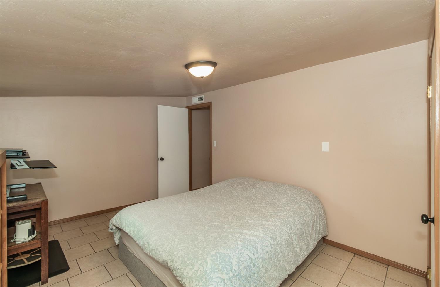 1498 Escalon Avenue, Clovis, CA, 93611