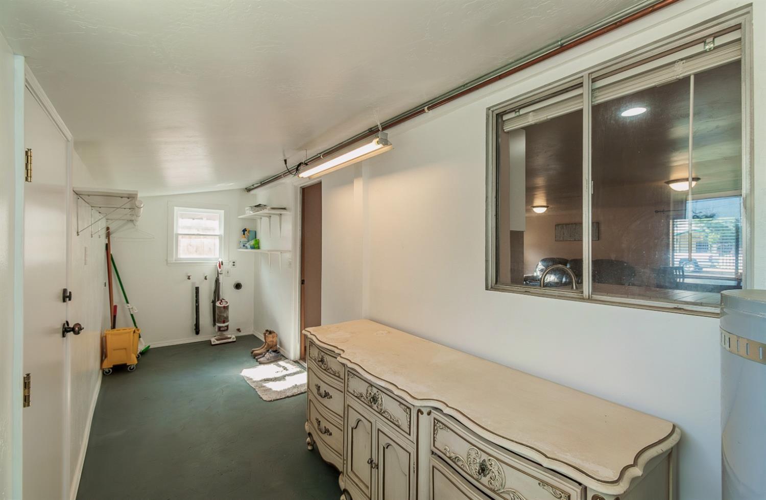 1498 Escalon Avenue, Clovis, CA, 93611