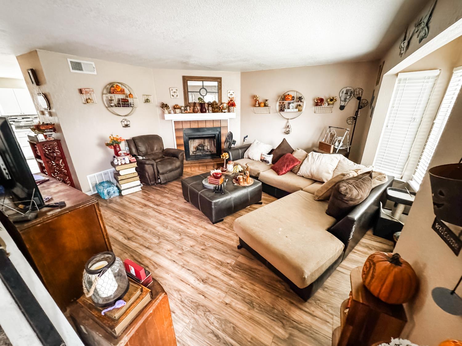 Condo in Fresno - photo 2
