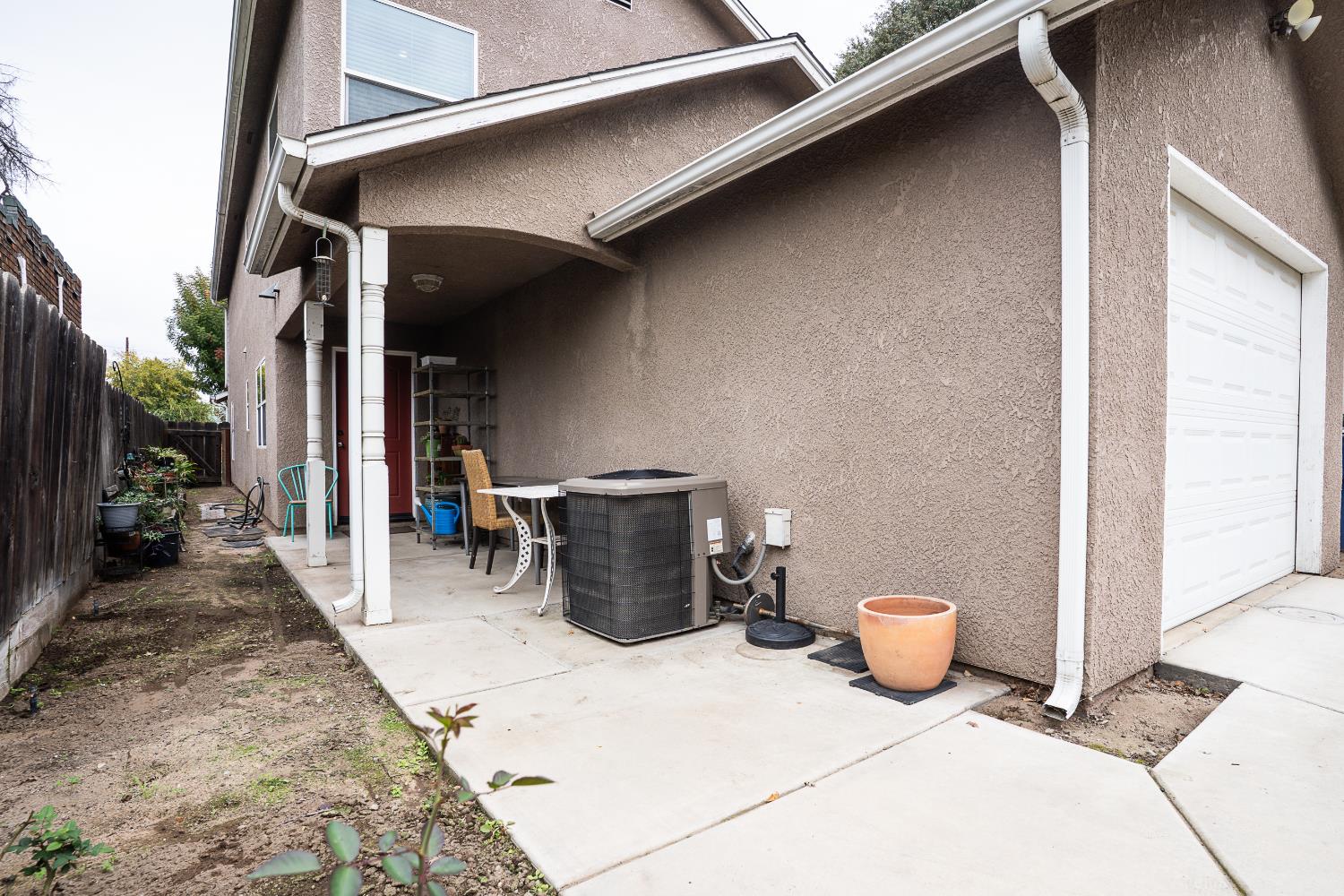 233 N College Avenue, Fresno, CA, 93701