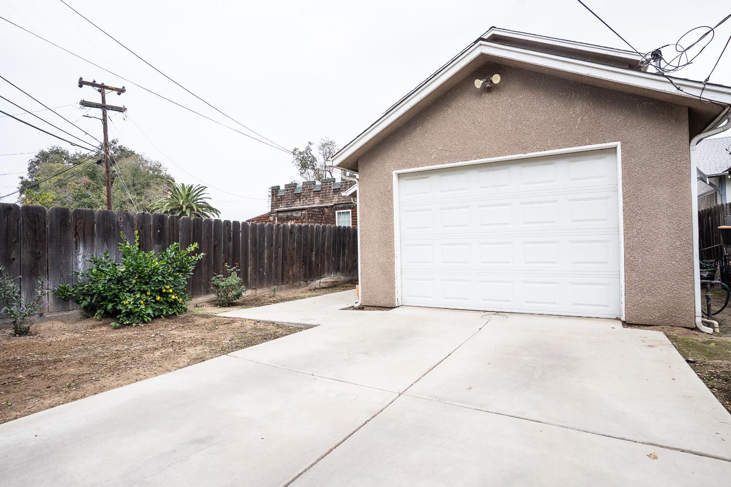 233 N College Avenue, Fresno, CA, 93701