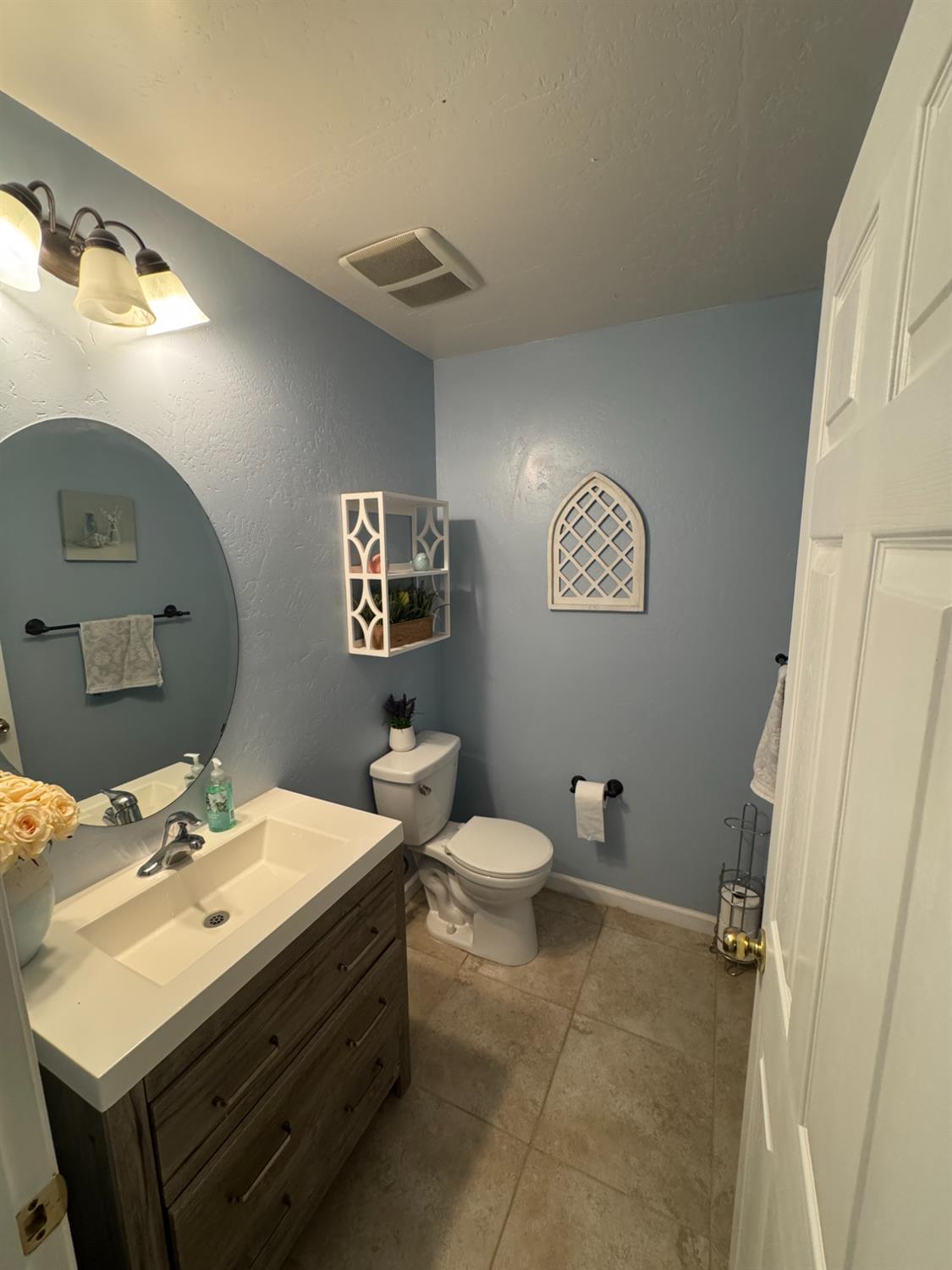 6349 E Braly Avenue, Fresno, CA, 93727