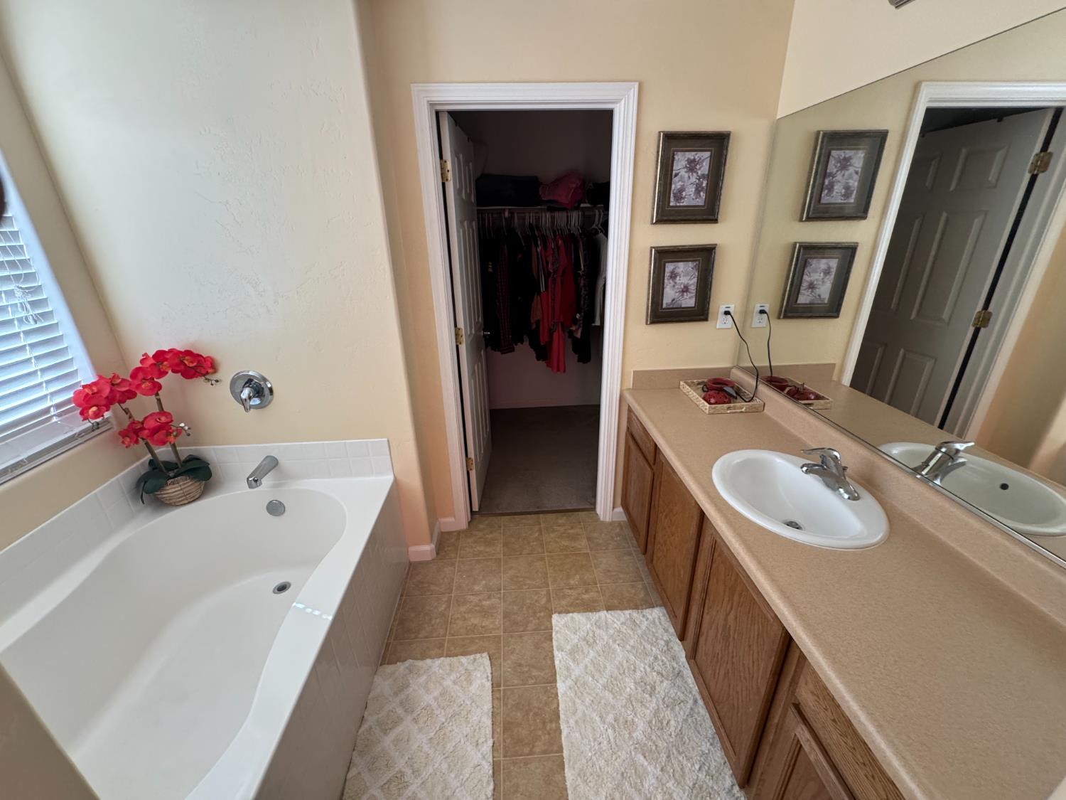 6349 E Braly Avenue, Fresno, CA, 93727