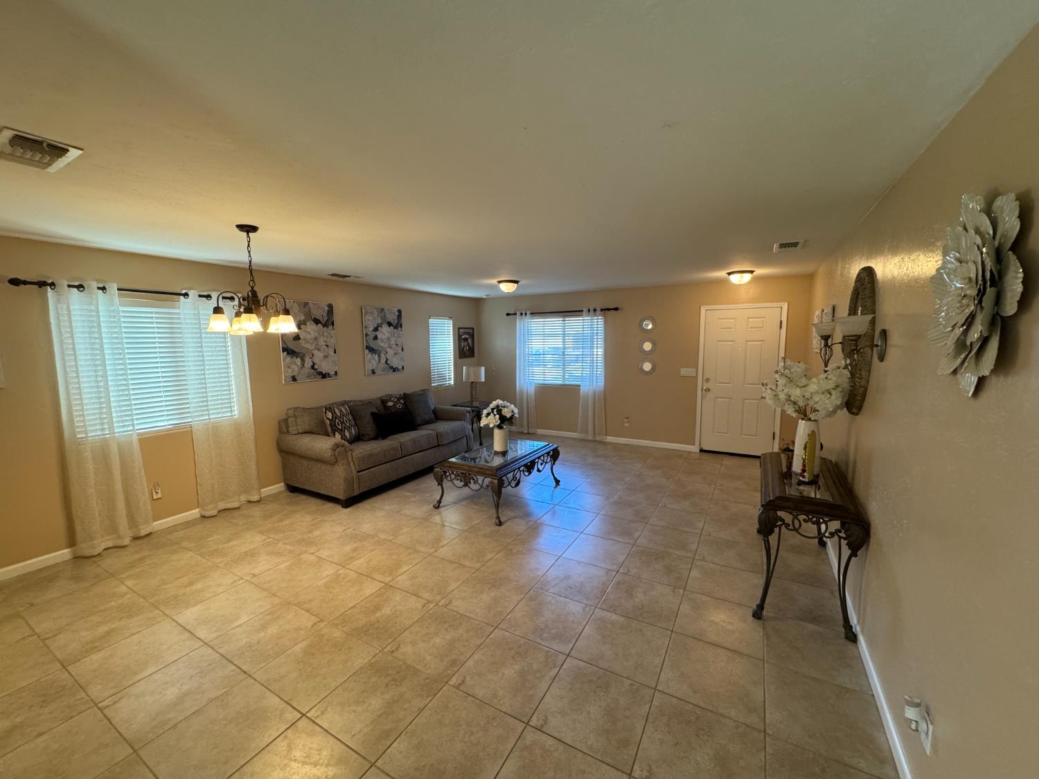 6349 E Braly Avenue, Fresno, CA, 93727