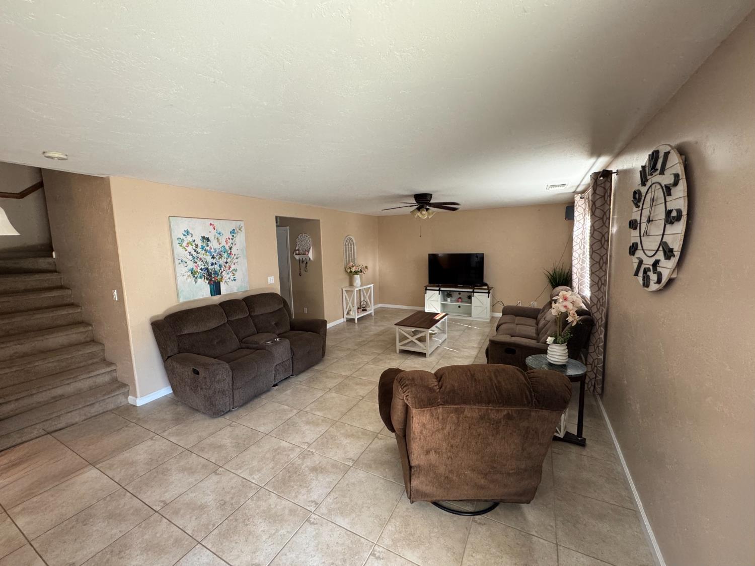 6349 E Braly Avenue, Fresno, CA, 93727