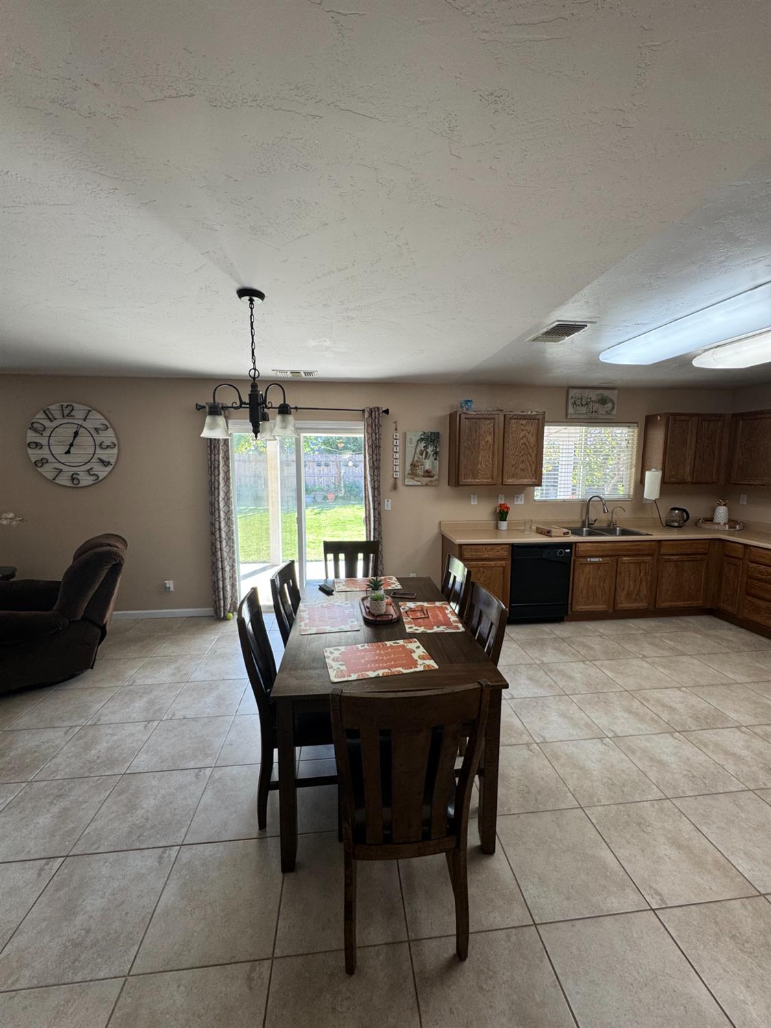 6349 E Braly Avenue, Fresno, CA, 93727