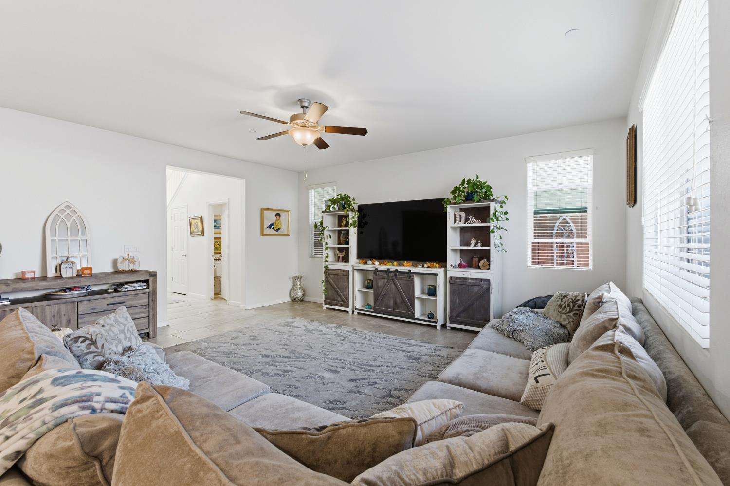 2449 Lombard Lane, Clovis, CA, 93619