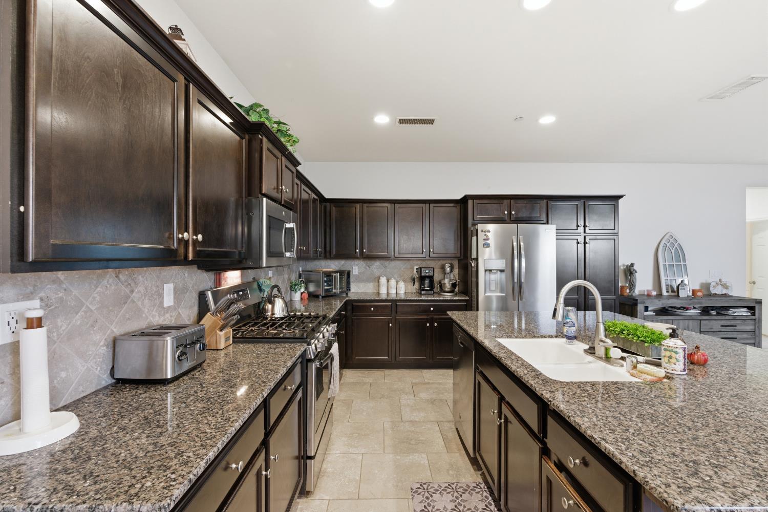 2449 Lombard Lane, Clovis, CA, 93619