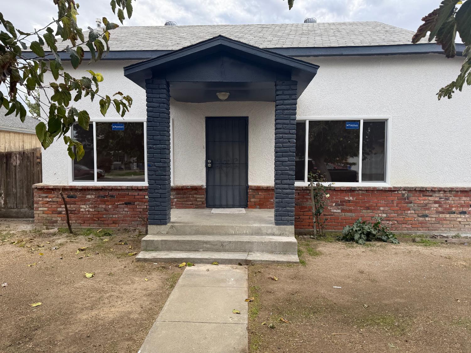 <p>Featured Listings</p>