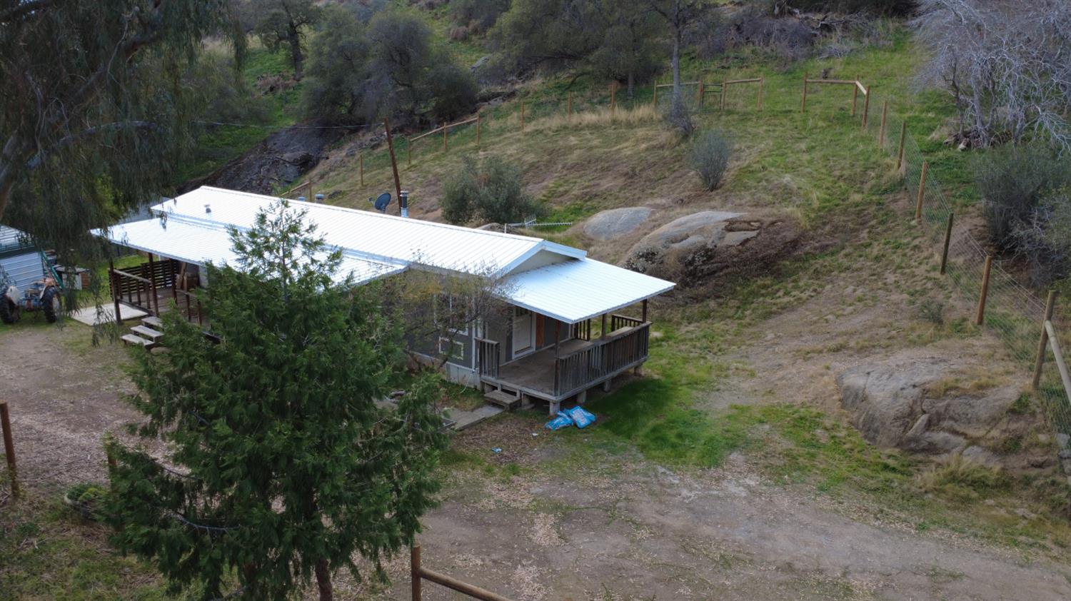 <p>Featured Listings</p>