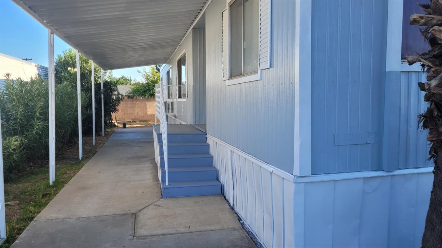 Mobile Home in Fresno - photo 2