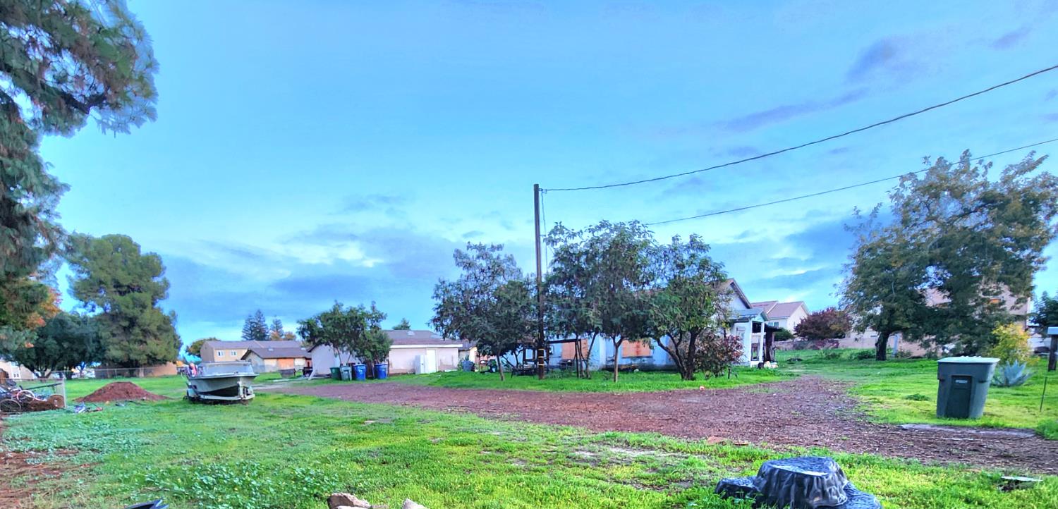 Duplex in Sanger - photo 2