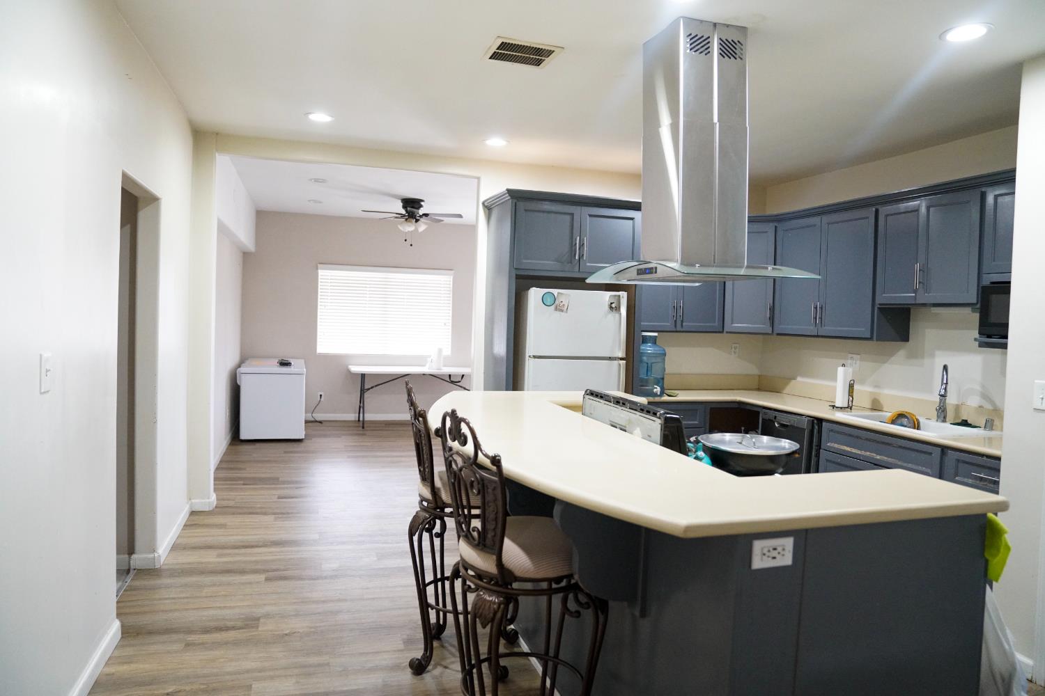 8124 S Cherry Avenue, Fresno, CA, 93725