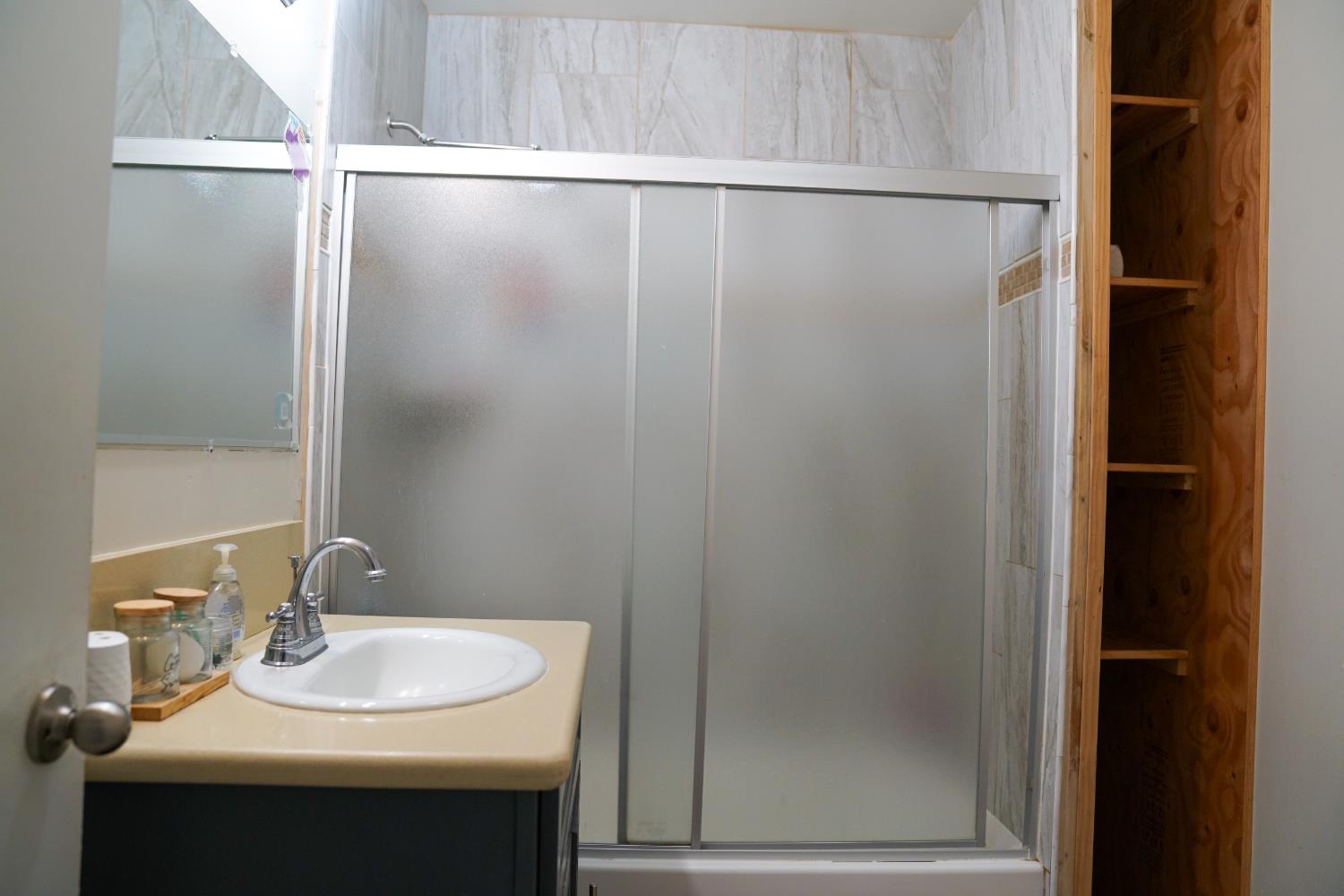 8124 S Cherry Avenue, Fresno, CA, 93725